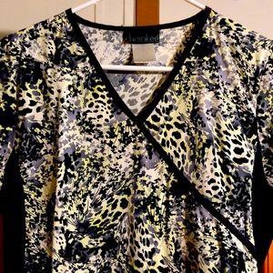 Cherokee scrub top